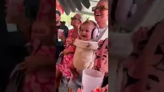 THIS IS PRICELESS !!!! MY GOD DAUGHTER’S FIRST SHOW HANGING WITH THE FISH !!!! LOVE YOU ANGEL ❤️❤️❤️
