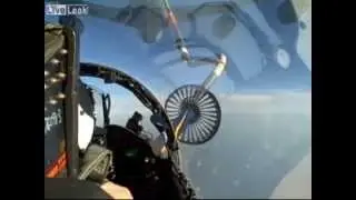 Air to Air refueling / Tankování letadla za letu