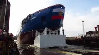 Балтзавод. Спуск на воду атомного ледокола 