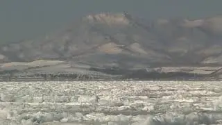 лёд качается ускоренно