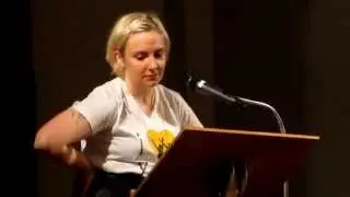 Lena Dunham answers questions in Seattle (poor audio) - 10/18/2014