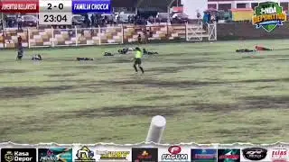 Футболист умер на поле во время матча от удара молнии в Перу.