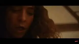 Woman strangles man to death with her bare hands ( Kadın, adamı elleriyle boğarak öldürdü)