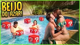 BEIJO NA PISCINA DO AZAR!! [ REZENDE EVIL ]