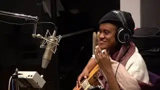 Build Me A Window - Lois Mahalia