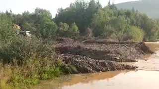 Татра лесовоз в брод. Tatra