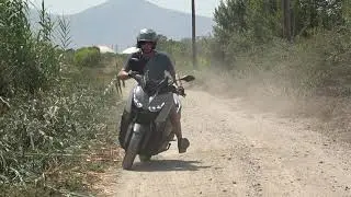 2021 YAMAHA XMAX 300 traction control