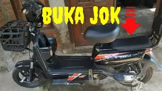 cara melepaskan jok bagian belakang sepeda listrik uwinfly df5