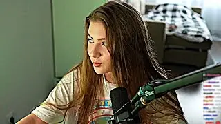 больше не одинока))