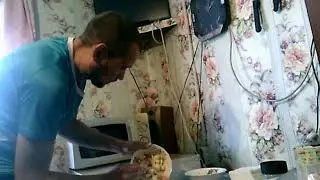 Куриные бёдра с картошкой (в микроволновке)
