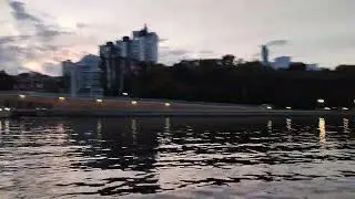 Проплываем мимо Петровской набережной!