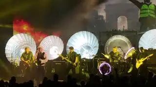 I'm Throwing My Arms Around Paris --Morrissey--Chicago 14 Sept 2019