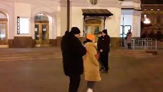 Вечерний вид Оперного театра в Киеве