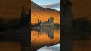 A stunning sunrise at Kilchurn Castle in Scotland // Scottish Highlands