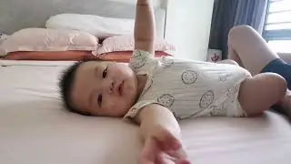 Cute Baby sucking his little toes!! Yummylicious! 😋😋
