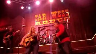 crystal n crew en far west rodeo