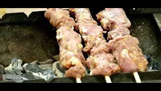 делаем шашлыки вместе с свинкой пепой(я ее сьел)#рекомендации #shorts #рек #мемы