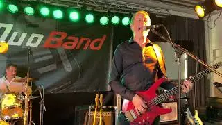 STATUS QUO | Richie Malone and Belgian Quo Band – "Hold You Back"