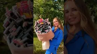 Букет на 1 сентября каждого учителя и  мастера по наращиванию ресниц должен быть таким .