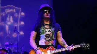 Guns N’ Roses live at Glastonbury  rock and roll riot wins over Worthy Farm