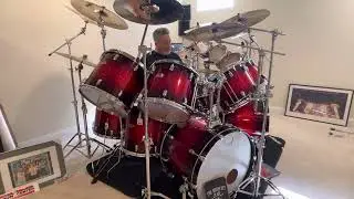 Pearl Power Tom Rockin’ Out!