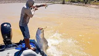GIANT Fish Jumped in Boat: Unbelievable Moment!