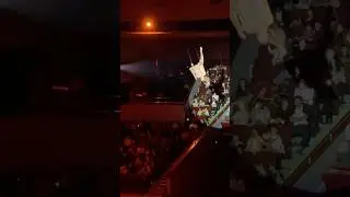 Девушка в полете