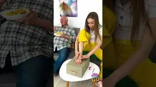 Fake Finger Prank 💅🏻