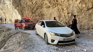 Erzincan/Kemaliye Taş Yolunda Otomobil Battı