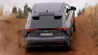 2023 Subaru Solterra EV SUV | X-MODE Demonstration