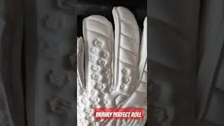 Rękawice bramkarskie Bravry Perfect Roll - wybór profesjonalnych bramkarzy.