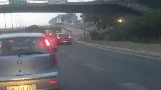 Geert Benjamins rijd op de autoweg in Beograd 19 sept 2011.