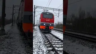 Сколько зарабатывает машинист поезда? 