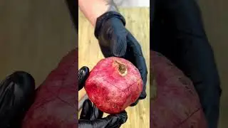 How to properly open a pomegranate