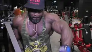 Brandon Curry’s evening shoulder workout 07-28-19