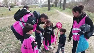 Actividad de voluntariado recogida de residuos en la orilla del Tormes