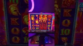 КУПИЛ БОНУСКУ ПОДПИСЧИКУ В ZEUS VS HADES#shorts#слоты #слоты #slot