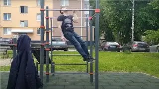 4 подтягивания на одной руке