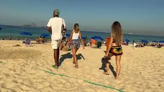 4K🌴 | Walking on Brazil BEACH |🫢Rio de Janeiro Carnival 🇧🇷 | 🏖️Leblon Beach Party