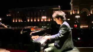 20140526 Sette minuti in piazza Duomo con Lang Lang