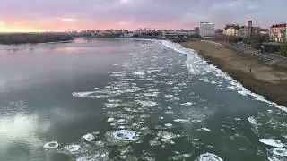 Ледоход на Иртыше в Омске 2020