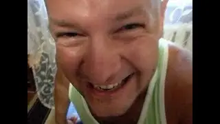 Уберфашист смотрит видео про Порошенко и завидует обоссаному Виктору