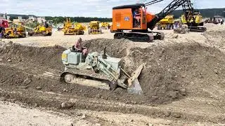 Caterpillar CAT 951 Traxcavator push some dirt