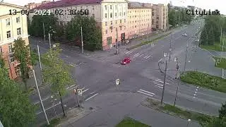 Бросили машину и бежать