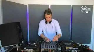 Listen to  WESKA 
