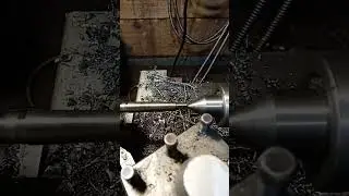 Новое сверло, биение на конусе!!! Буду протачивать по цилиндрический хвостовик. .