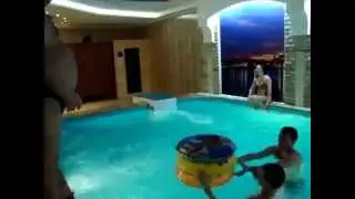 Прыжок в бассейн  РЖАКА!