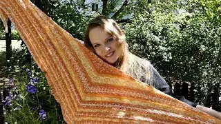 The EaSy PeaSy flat triangular shawl for beginners & for knitting peek-a-boo
