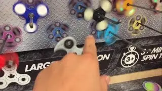 SO MANY FIDGET SPINNERS!!!!!!!