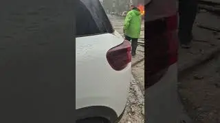 Первые минуты после удара дрона по центру Днепра. Снимаю свой Ситроен.